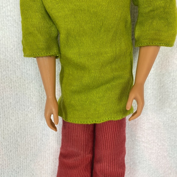 Shaggy from Scooby Doo Barbie - Picture 4 of 10